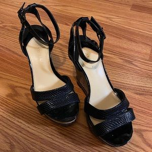 Gianni Bini “Kinsley” platform wedges 7.5